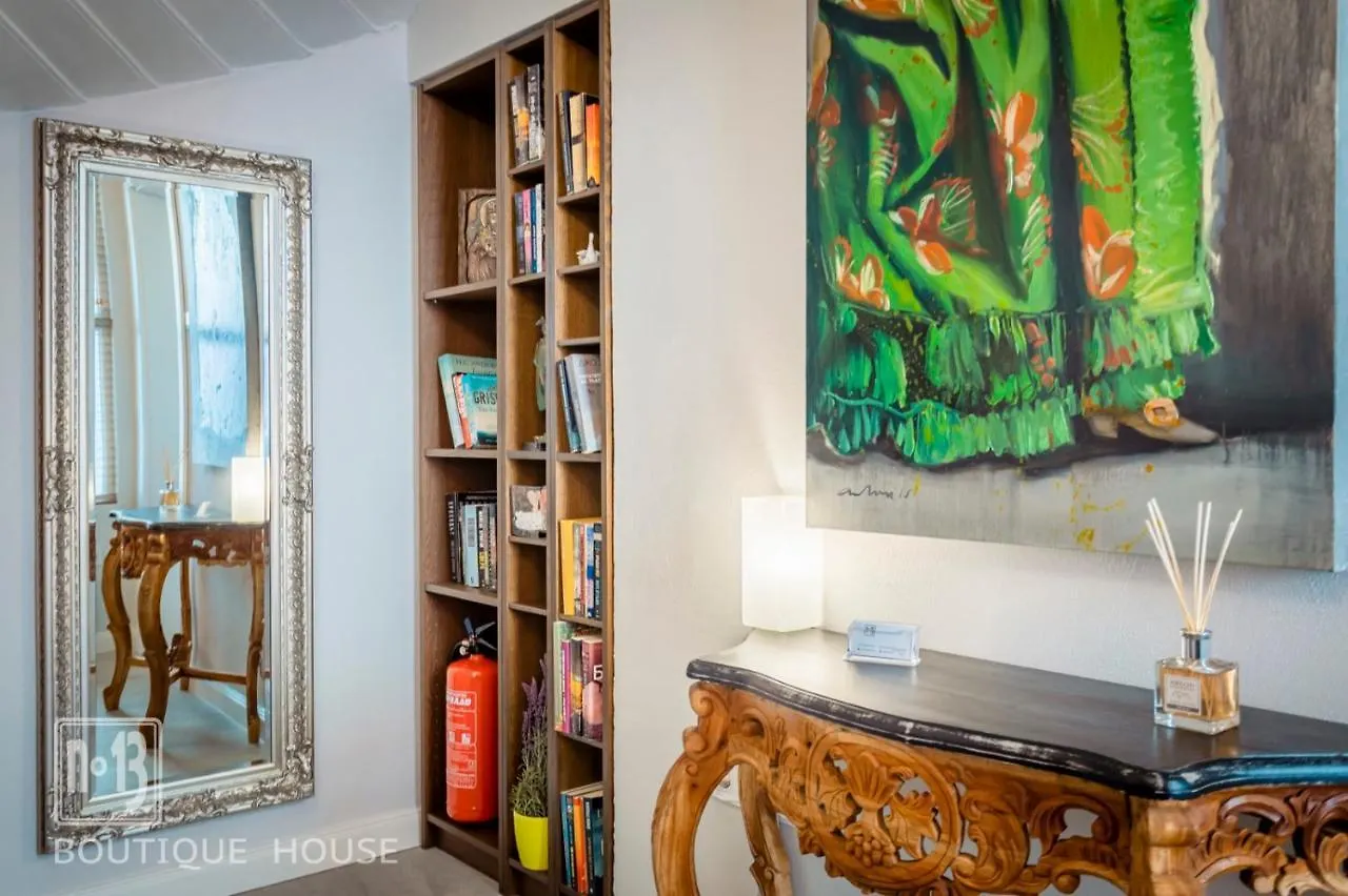 Konukevi No13 Boutique House Otel Burgaz